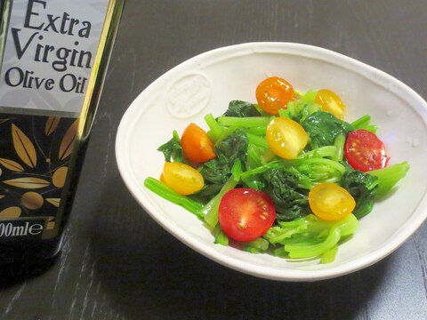 緑黄色野菜で！ほうれん草とプチトマトのサラダ